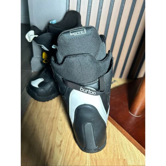 Burton Mint Snowboard Boots, Women's Size 6 Black - Picture 4 of 6